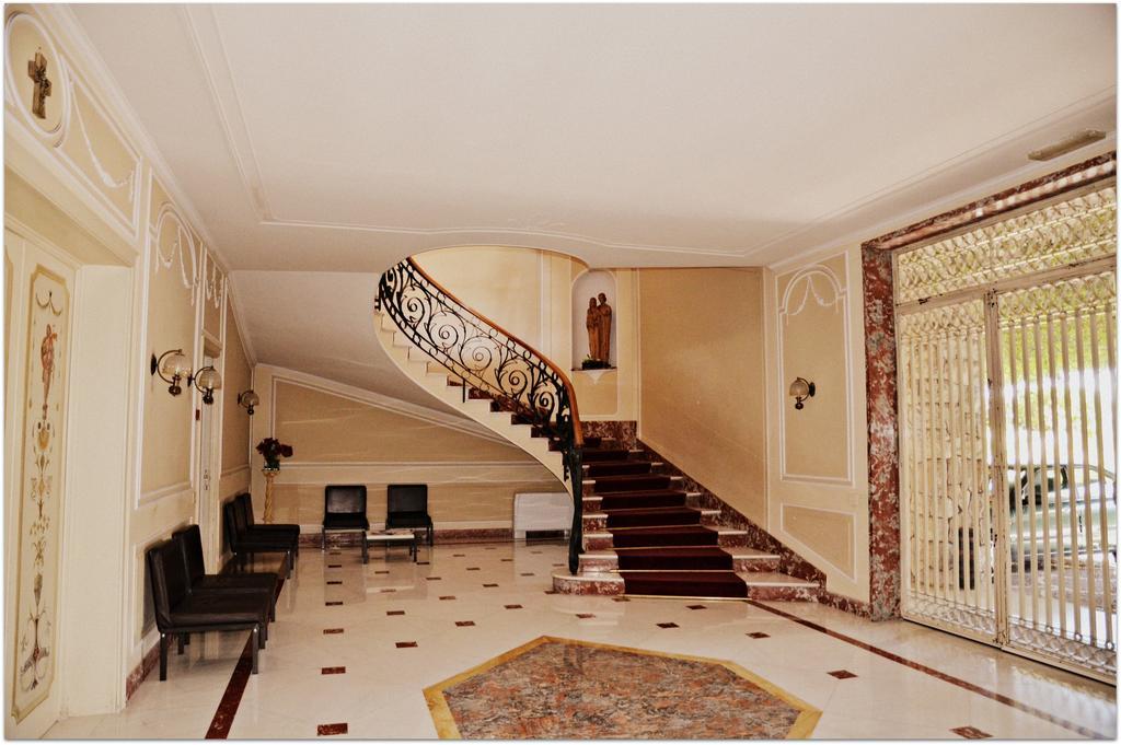 Bed and Breakfast Casa Per Ferie Cardinal G. Guarino Рим Экстерьер фото